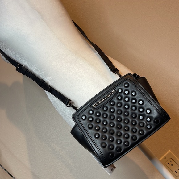 Michael Kors mini messenger  black stud - Picture 2 of 9
